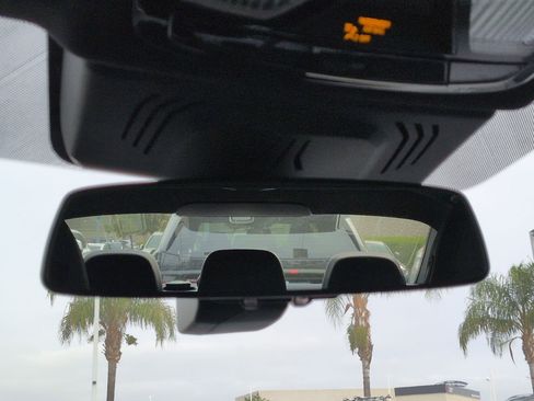 Used 2025 BMW 330i Sedan w/ M Sport Package image 27