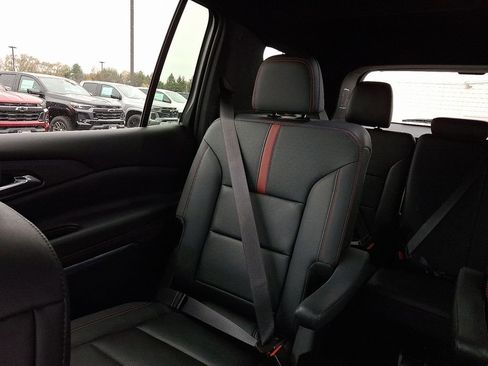 Used 2024 Chevrolet Traverse RS image 19