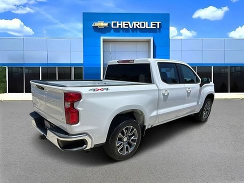 Used 2023 Chevrolet Silverado 1500 LT AWD/4WD image 3