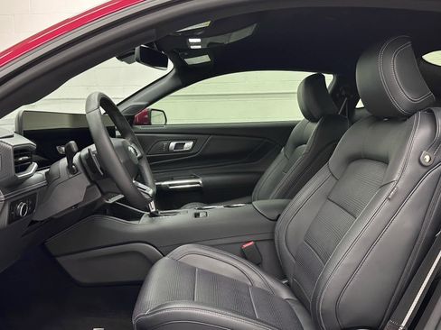 Used 2025 Ford Mustang GT Premium image 11