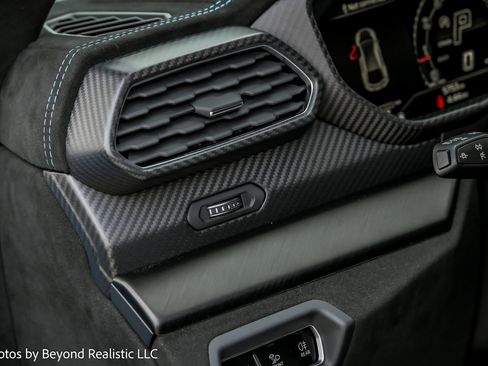 Used 2024 Lamborghini Urus Performante image 31