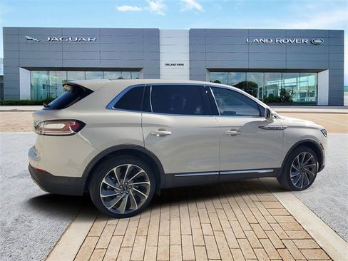 Used 2021 Lincoln Nautilus Reserve w/ Equipment Group 202A image 5