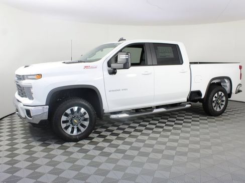 New 2026 Chevrolet Silverado 2500 LT AWD/4WD image 2