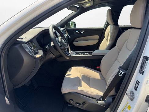 New 2026 Volvo XC60 B5 Core w/ Climate Package image 9