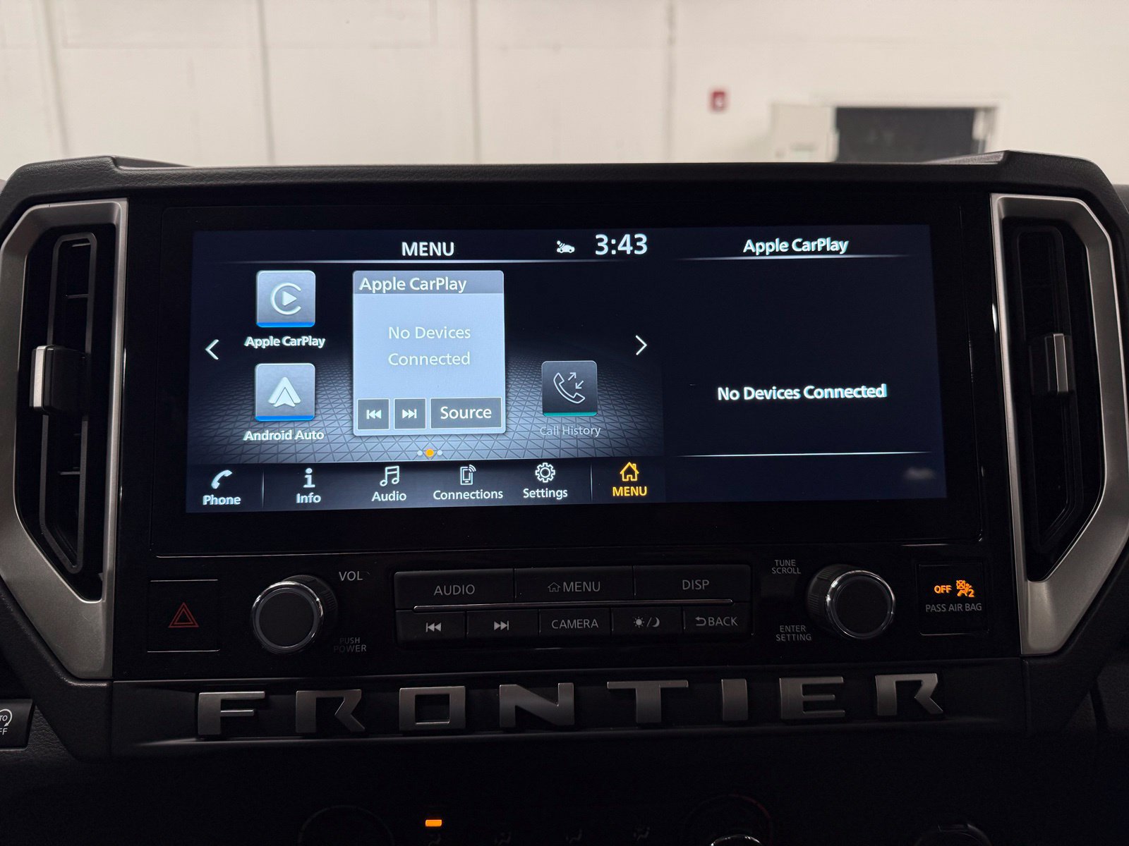 Used 2025 Nissan Frontier SV RWD image 12