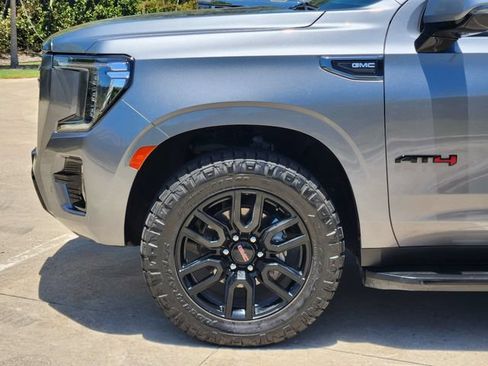 Used 2022 GMC Yukon AT4 AWD/4WD image 8