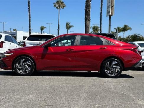 Certified 2025 Hyundai Elantra Sport image 7