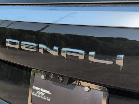 New 2026 GMC Yukon Denali w/ Denali Reserve Package AWD/4WD image 35