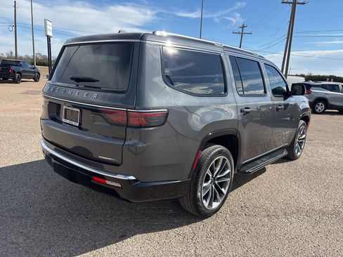 Used 2023 Jeep Wagoneer Series II w/ Premium Group I image 5