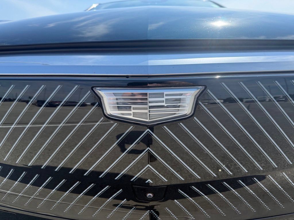 Certified 2024 Cadillac Lyriq Luxury AWD/4WD image 9