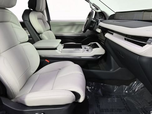New 2026 Lincoln Navigator Reserve w/ Jet Appearance Package AWD/4WD image 15