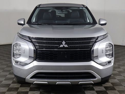 Used 2024 Mitsubishi Outlander SE Black Edition image 12