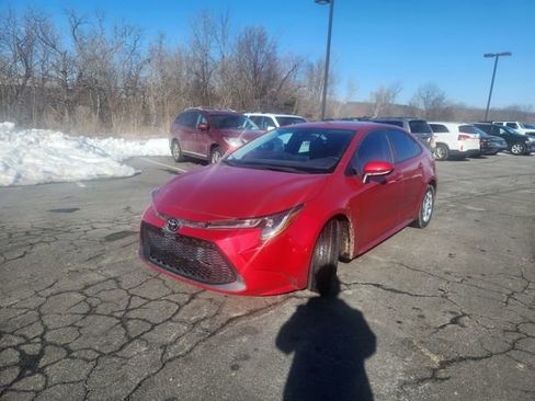 Used 2020 Toyota Corolla LE image 4