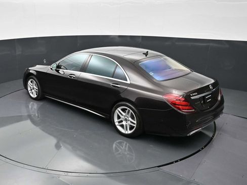 Used 2018 Mercedes-Benz S 560 Sedan image 35