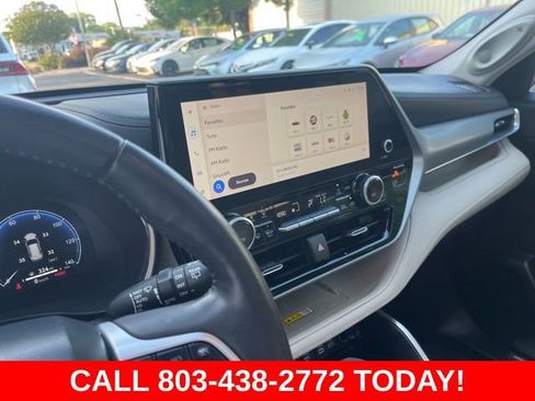 Used 2023 Toyota Highlander Platinum FWD image 26