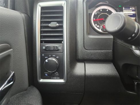 Used 2024 RAM 1500 Classic SLT image 29