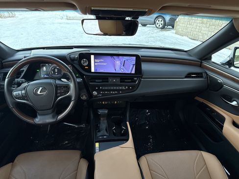 Used 2023 Lexus ES 300h Ultra Luxury image 18