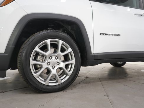 Used 2022 Jeep Compass Latitude image 27