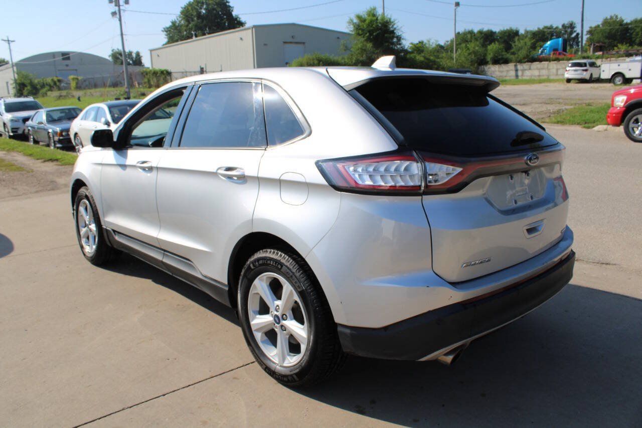 Used 2018 Ford Edge SE FWD image 6