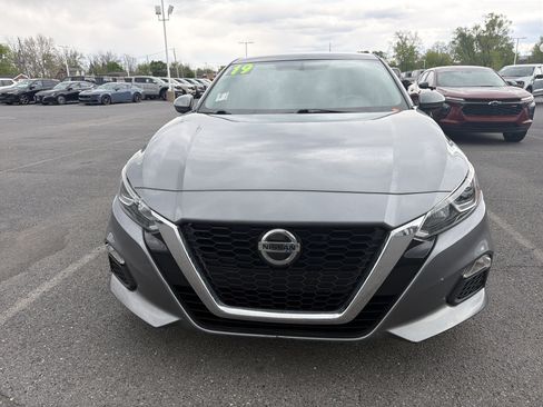 Used 2019 Nissan Altima 2.5 S FWD image 2