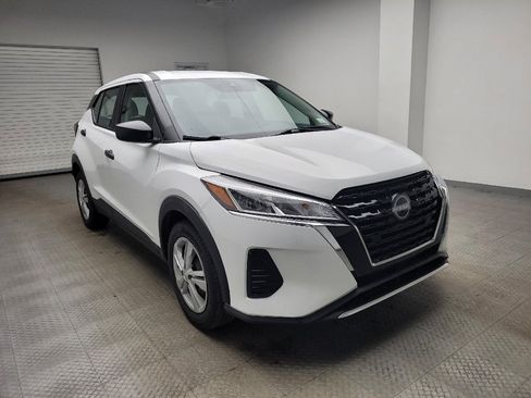 Used 2022 Nissan Kicks S FWD image 13