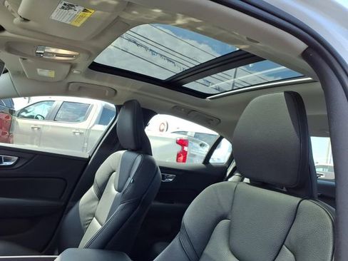 Used 2024 Volvo S60 B5 Plus AWD/4WD image 17