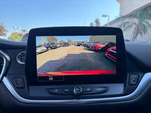 Used 2025 Chevrolet Blazer LT FWD image 32