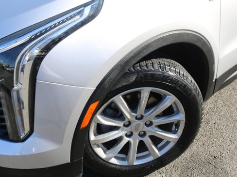 Used 2021 Cadillac XT4 Luxury w/ Cold Weather Package image 15