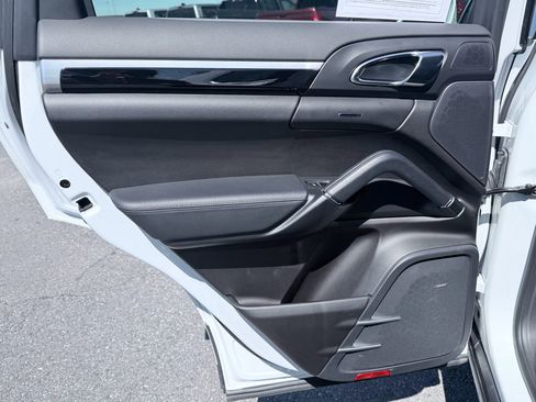 Used 2015 Porsche Cayenne S image 30