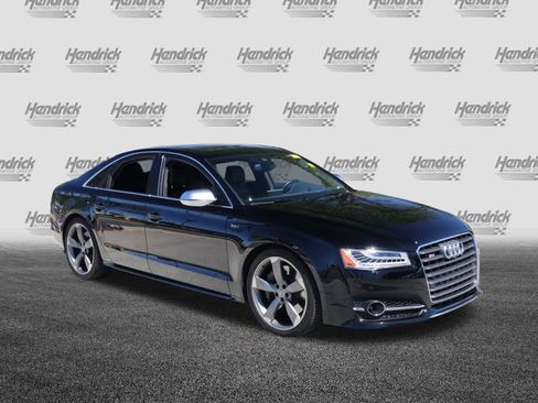 Used 2016 Audi S8 image 2