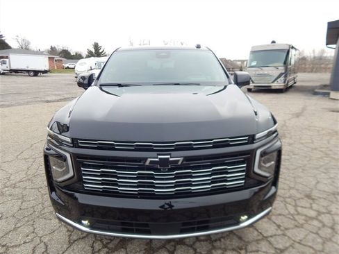 Used 2026 Chevrolet Suburban High Country w/ Sun And Tow Package image 4