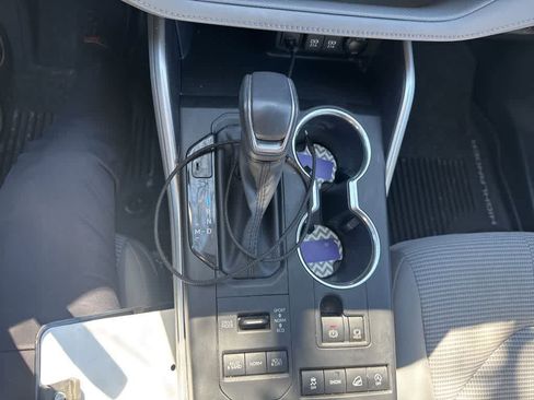 Used 2020 Toyota Highlander LE image 18