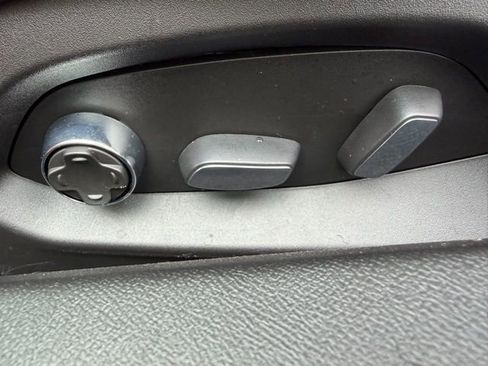 Used 2023 Chevrolet Corvette Stingray w/ Z51 Performance Package image 34