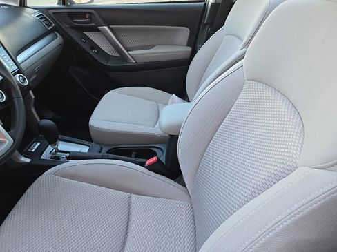 Used 2017 Subaru Forester 2.5i Premium w/ All-Weather Package image 16