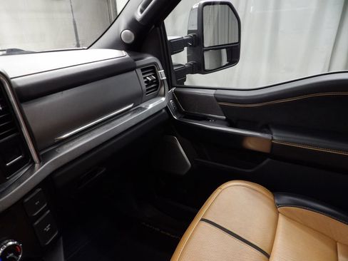 Used 2024 Ford F250 Platinum AWD/4WD image 28