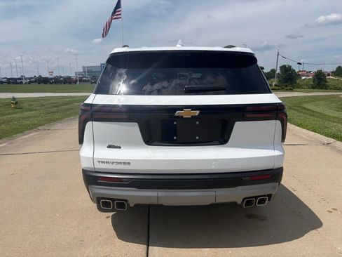 Used 2026 Chevrolet Traverse LT w/ Driver Confidence Package FWD image 5