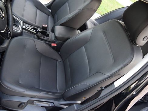 Used 2015 Volkswagen Golf TDI S FWD image 36