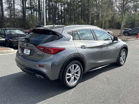 Used 2019 INFINITI QX30 w/ Navigation Package image 7