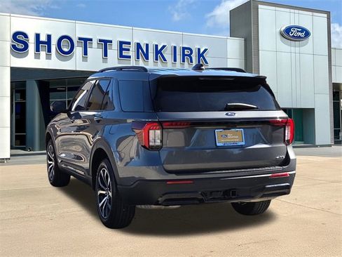 Certified 2025 Ford Explorer ST-Line image 6