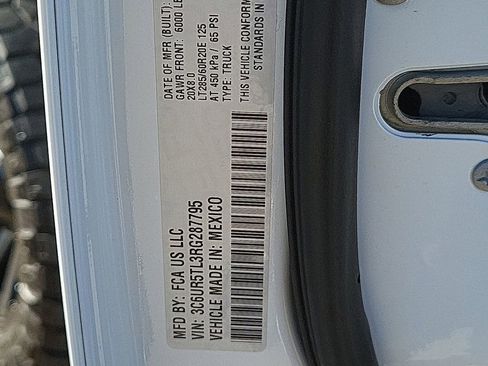 Used 2024 RAM 2500 Limited image 35