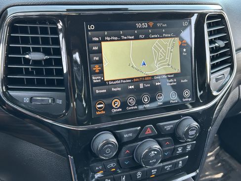 Certified 2021 Jeep Grand Cherokee Laredo X image 29