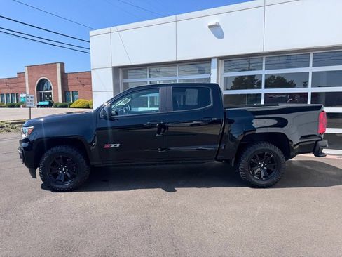 Used 2021 Chevrolet Colorado Z71 w/ Z71 Midnight Edition AWD/4WD image 2