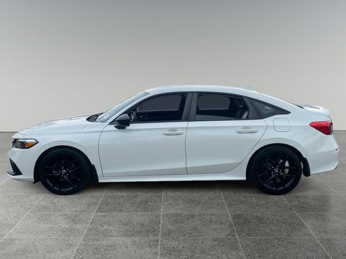 Used 2023 Honda Civic Sport image 2