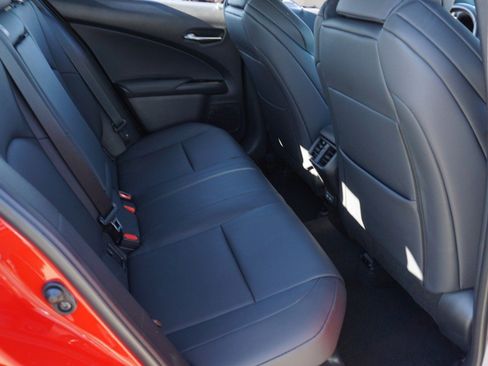 Certified 2024 Lexus UX 250h F Sport image 33