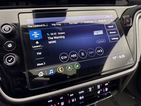 Used 2022 Chevrolet Bolt EUV Premier w/ Sun & Sound Package image 14