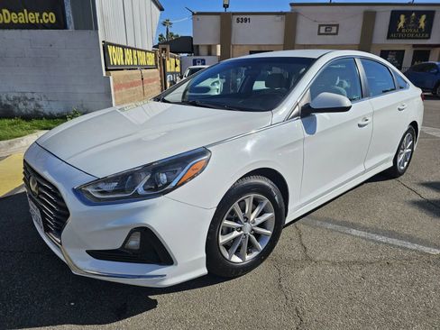 Used 2018 Hyundai Sonata SE image 1