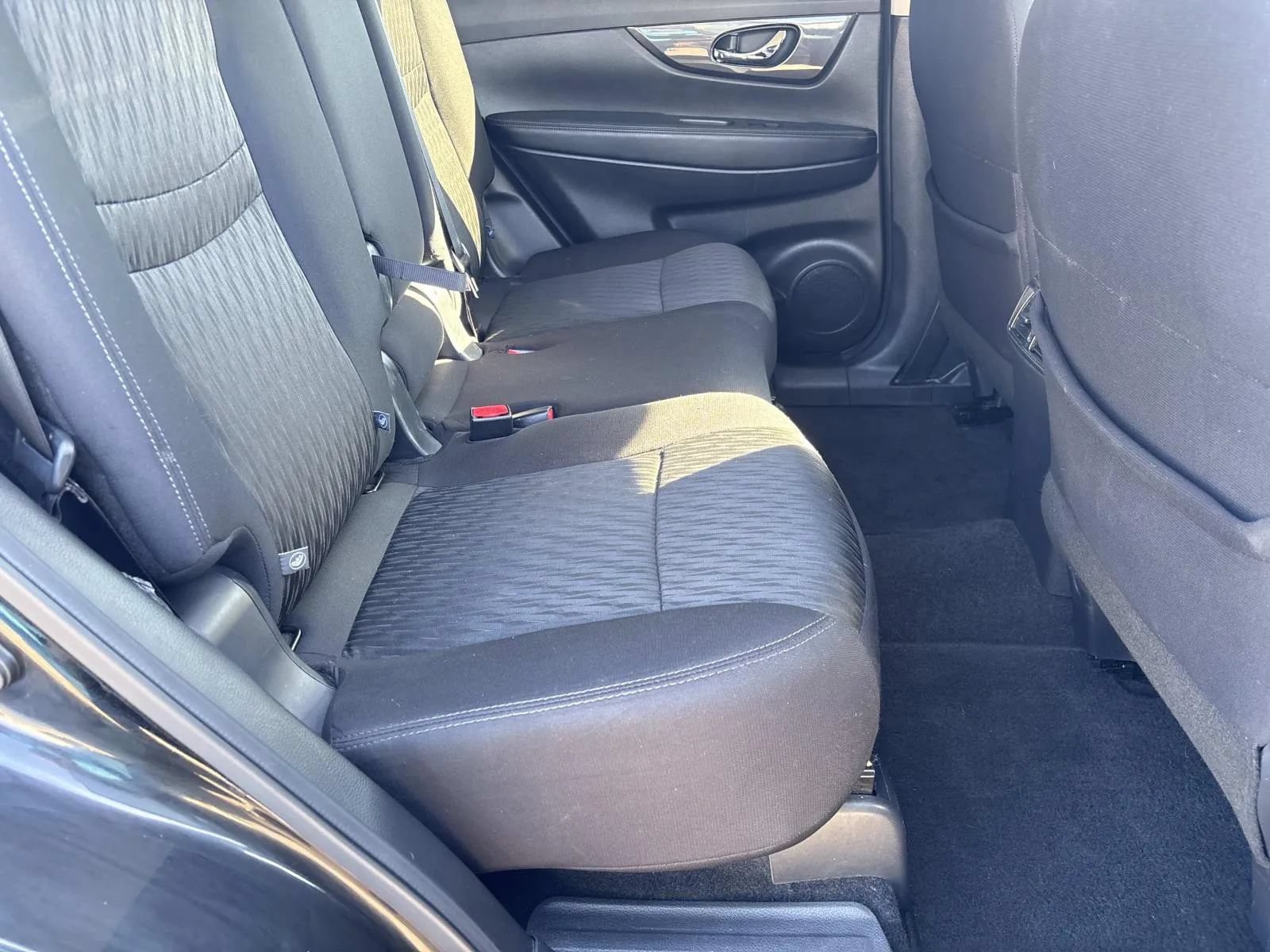 Used 2020 Nissan Rogue SV AWD/4WD image 21