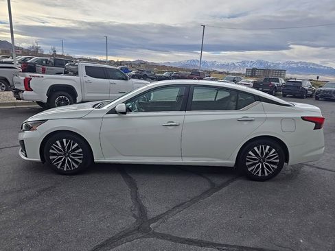 Used 2023 Nissan Altima 2.5 SV image 7