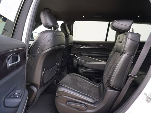 Used 2021 Jeep Grand Cherokee L Laredo AWD/4WD image 18