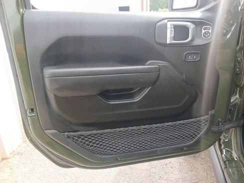 Used 2022 Jeep Gladiator Sport AWD/4WD image 41